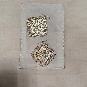 Elegant Gold Filigree Earrings